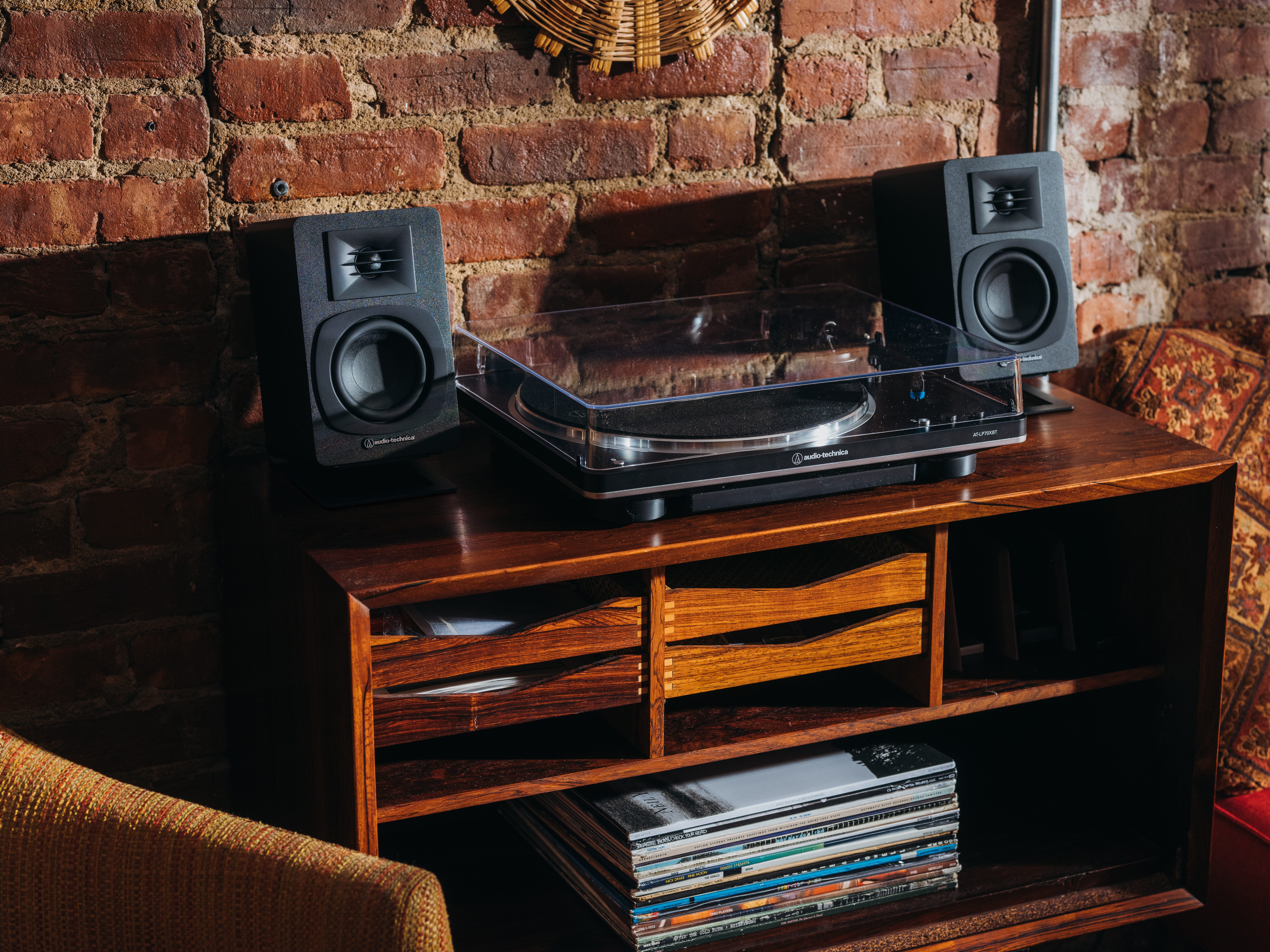 Audio Technica - AT-SP3X Powered Bookshelf Speakers (Pair Audio Technica - AT-SP3X Powered Bookshelf Speakers (Pair