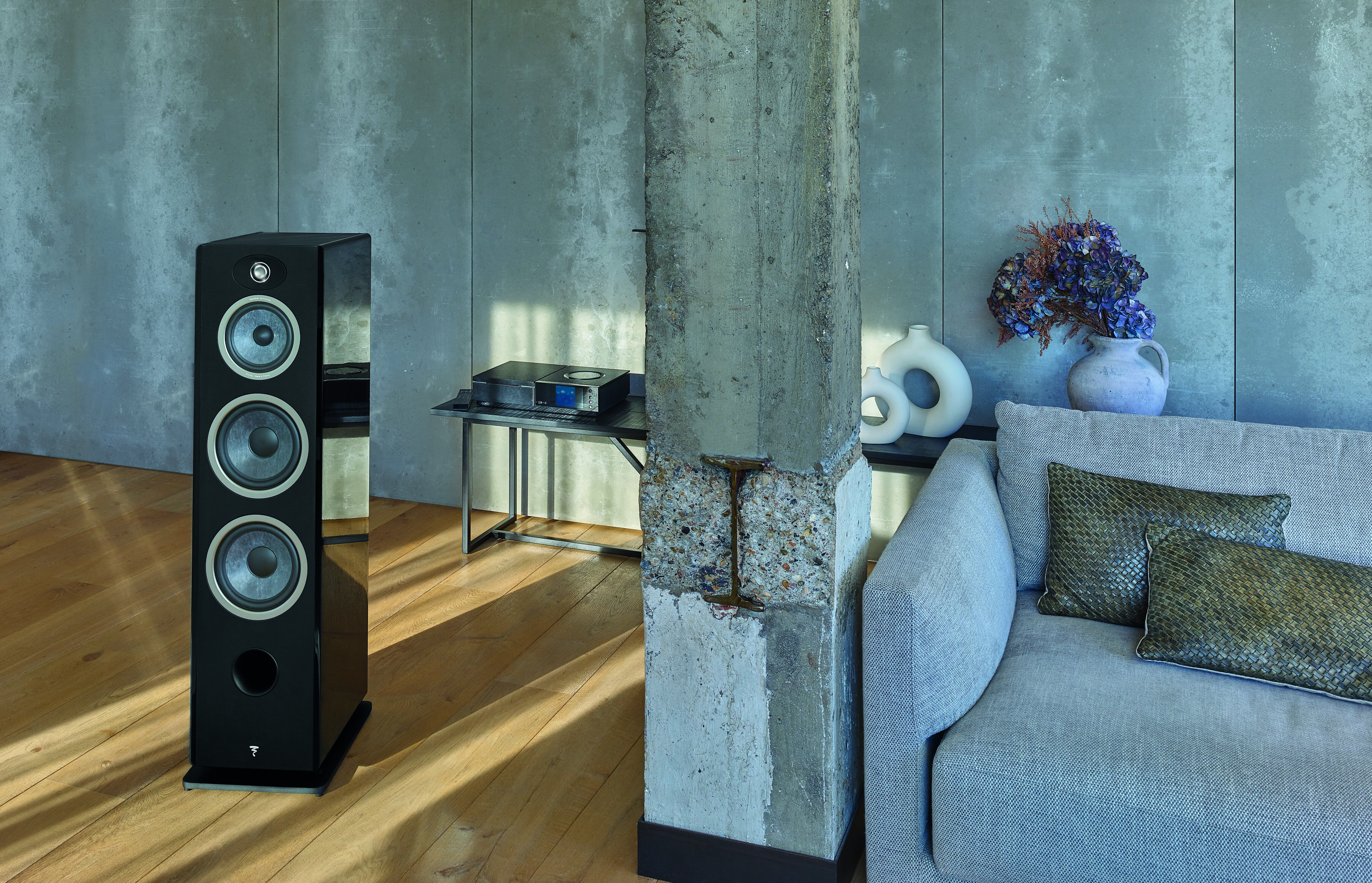 Focal - Omada N°4 Floor-Standing Speaker (Black, Each) - Music Direct